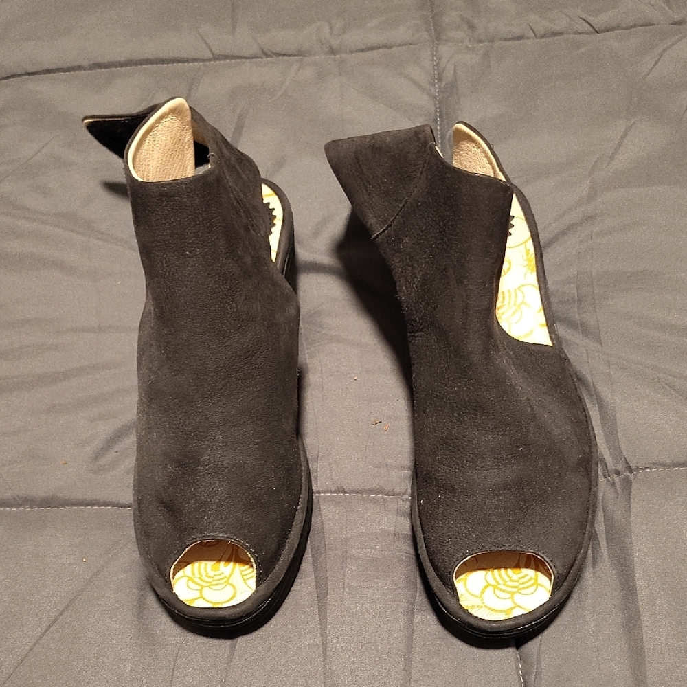 Fly London Stylish Black Women's Peep-Toe Shoes